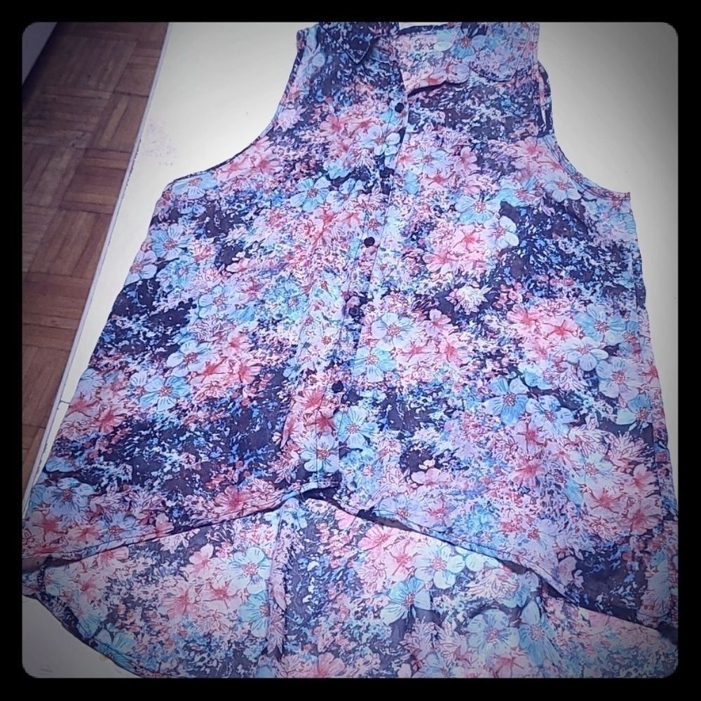 AMBIANCE APPAREL Adorable sheer sleeveless blouse